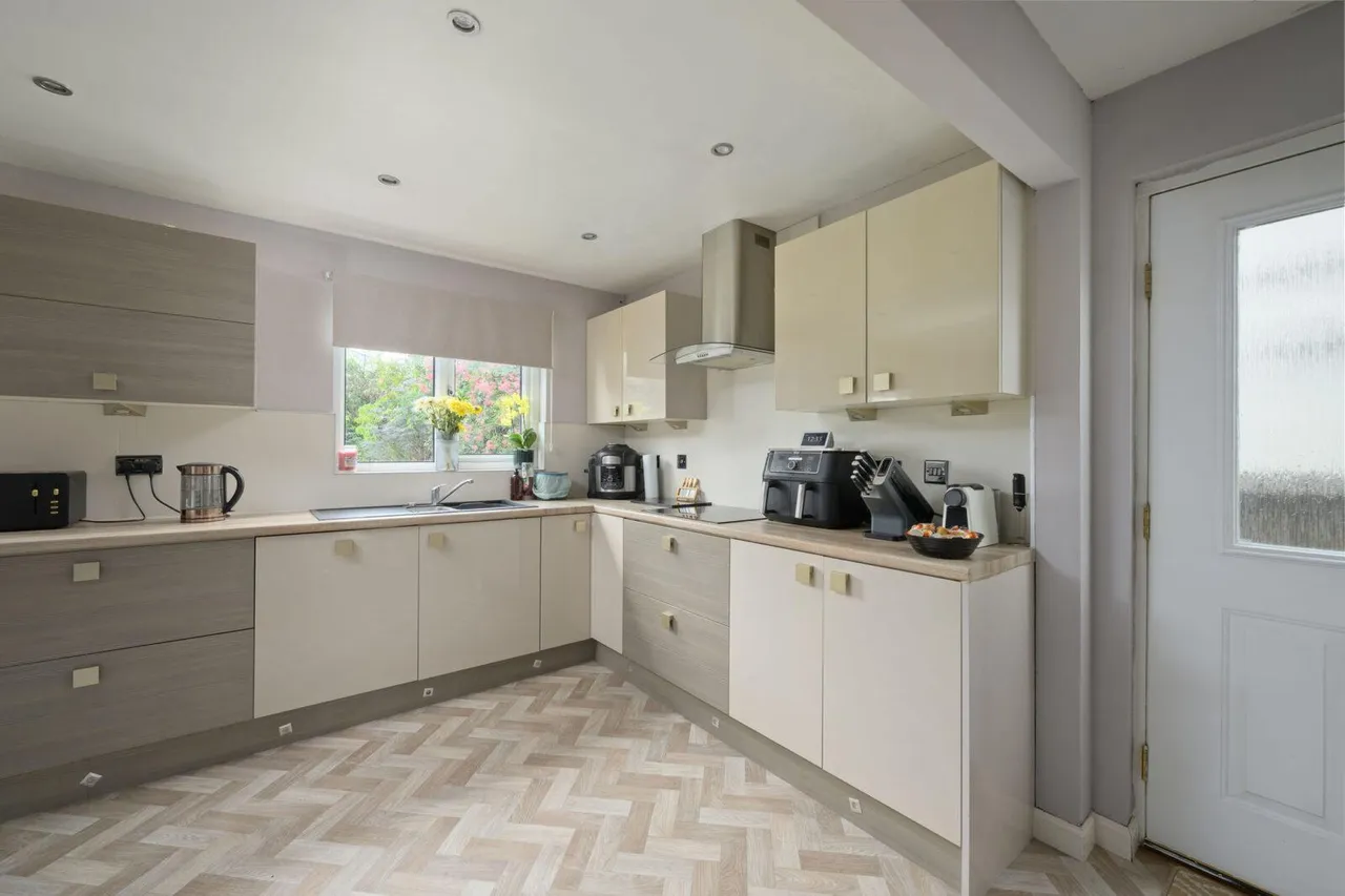 Emmas Way, Bonnybridge, FK4, photo 12