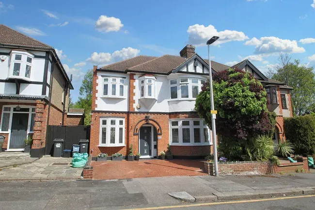 4 bed house for sale — Grosvenor Gardens, Woodford Green, IG8