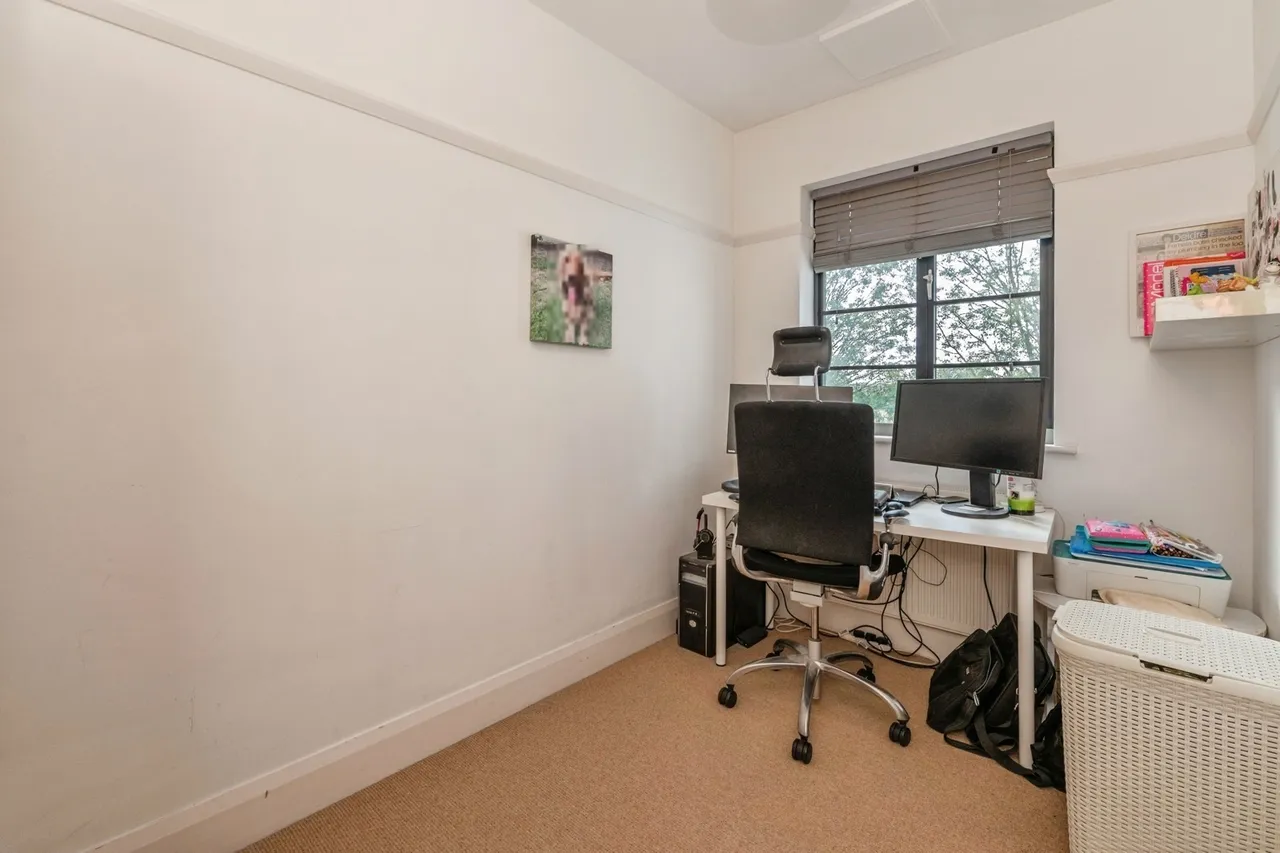 Northumberland Crescent, Southend-on-Sea, Essex, SS1, photo 17