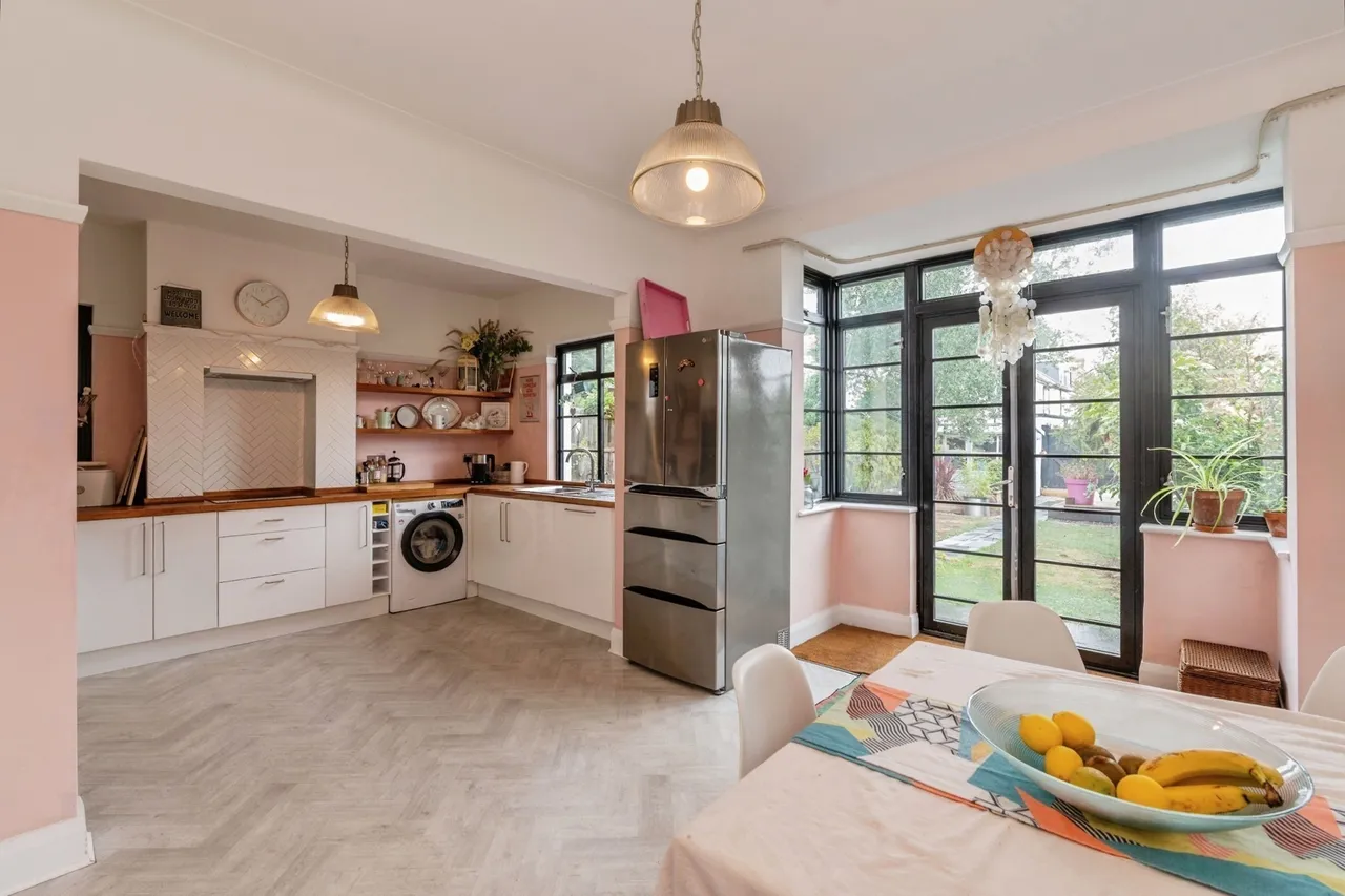 Northumberland Crescent, Southend-on-Sea, Essex, SS1, photo 3