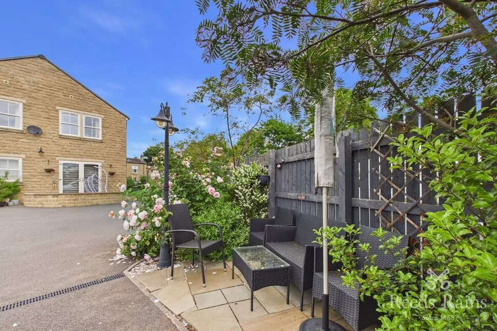 Halifax Road, Liversedge, WF15, photo 16
