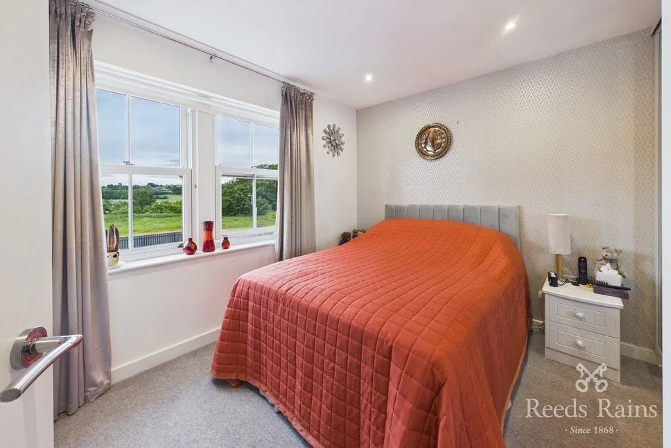 Halifax Road, Liversedge, WF15, photo 7