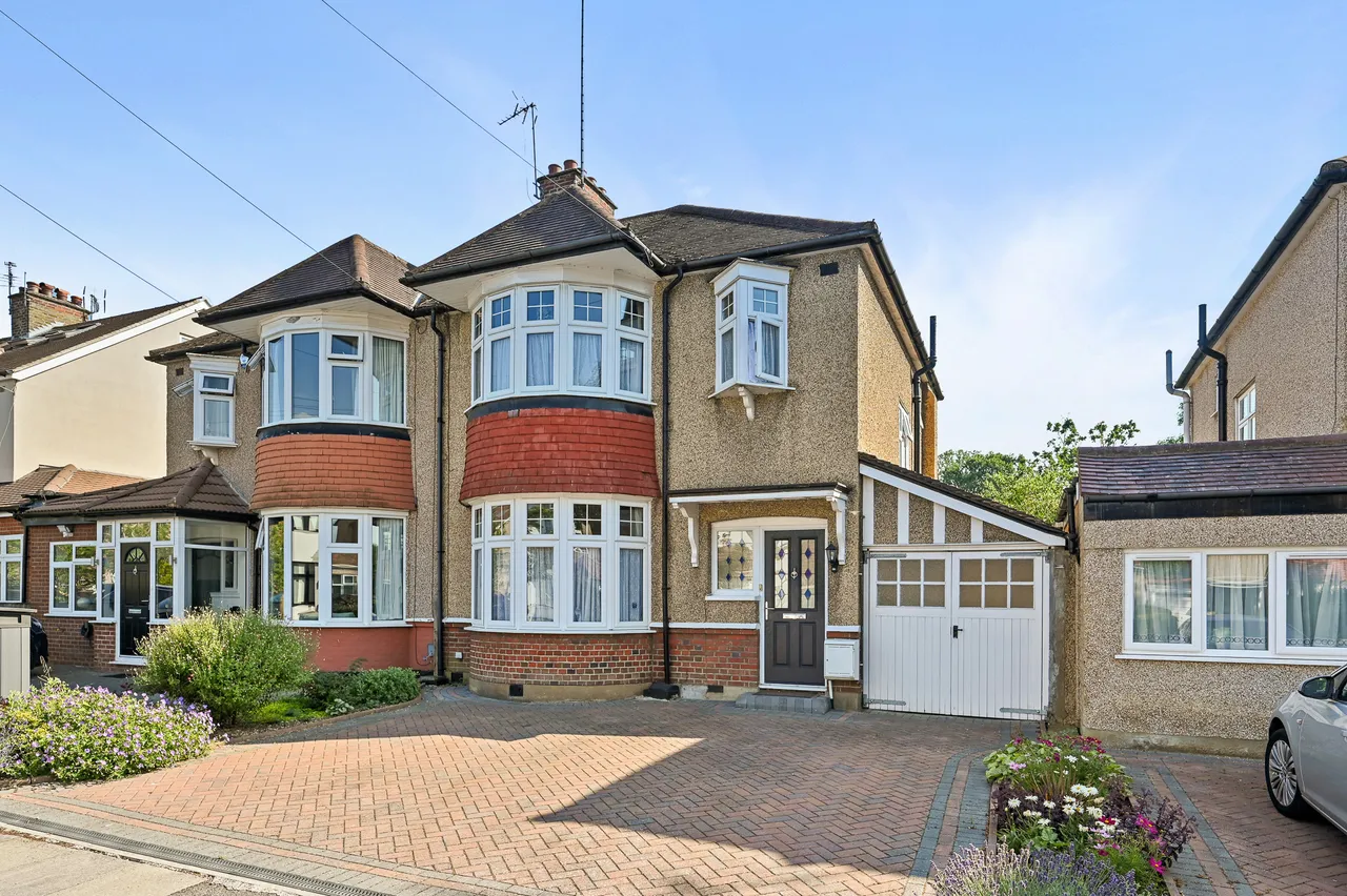3 bed house for sale, Lancaster Road, North Harrow, HA2
