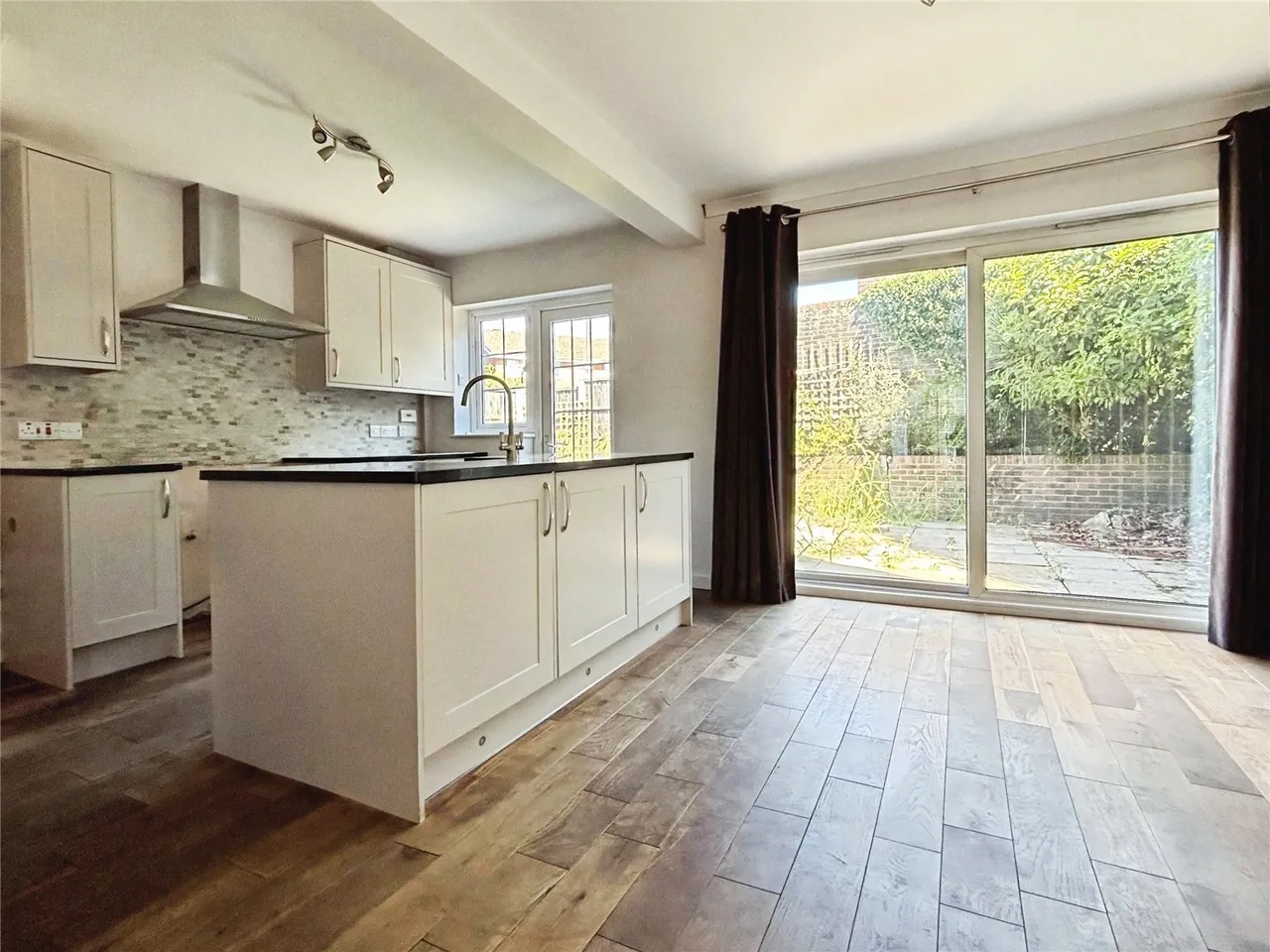 Heathfield Green, Midhurst, GU29, photo 2
