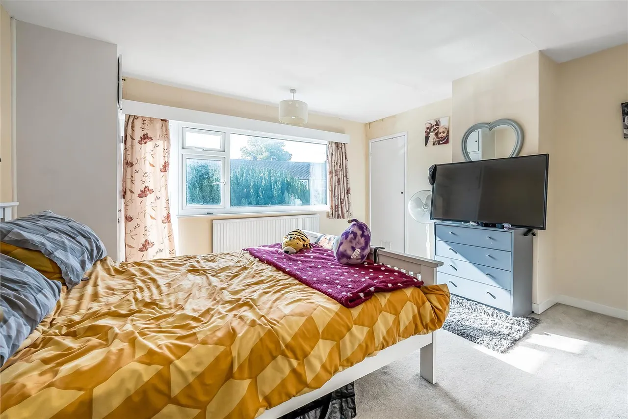 Linden Court, Leatherhead, KT22, photo 11