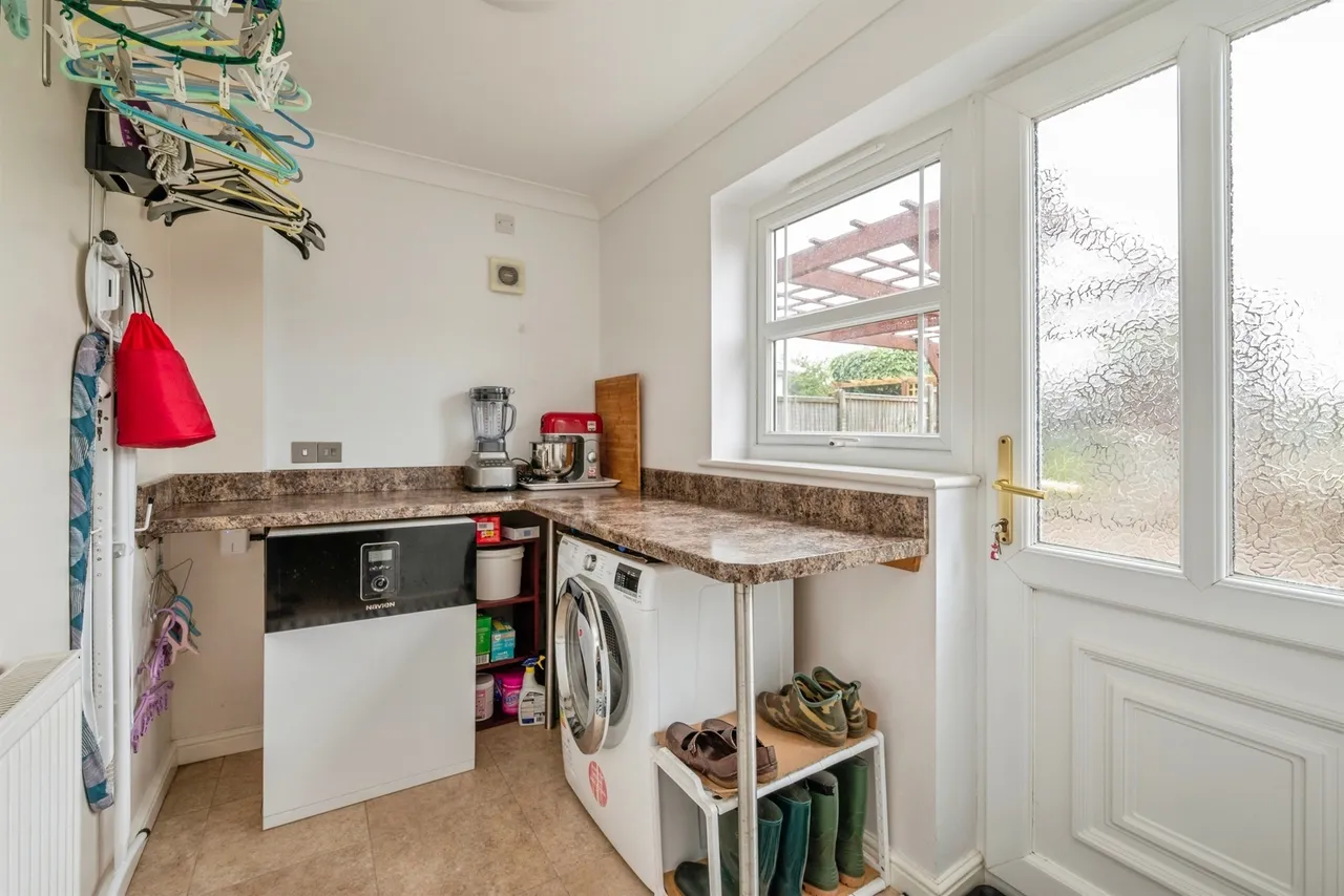 Main Road, Filby, Great Yarmouth, photo 8