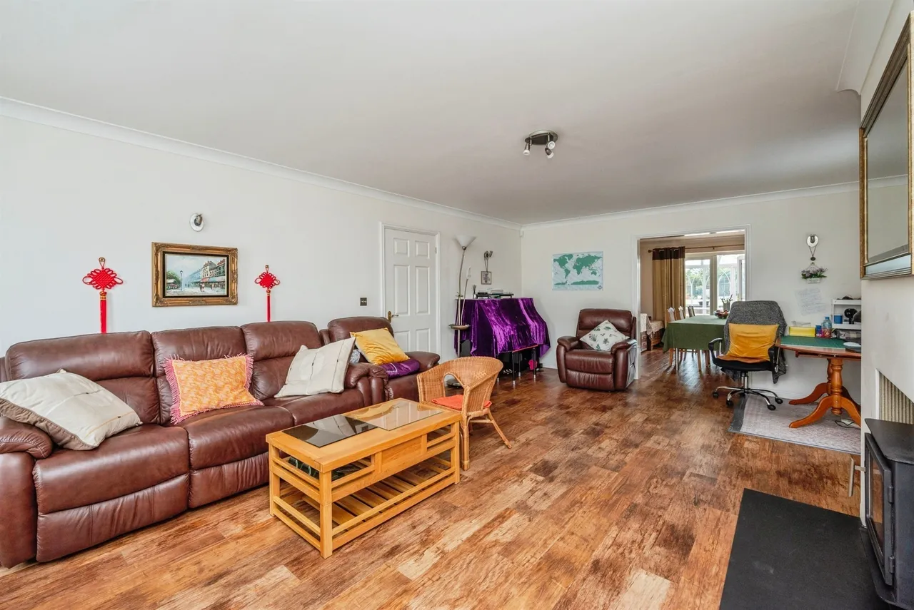 Main Road, Filby, Great Yarmouth, photo 4