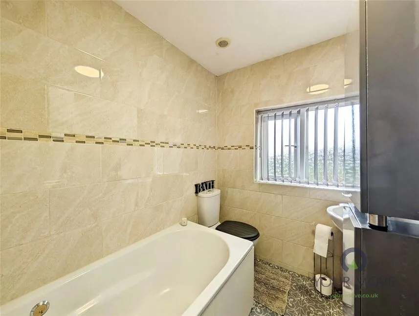 Calvary Crescent, Bentilee, Staffordshire, ST2, photo 10