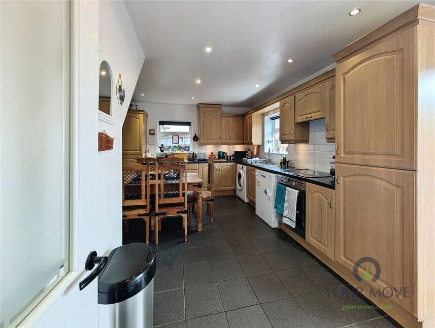 Calvary Crescent, Bentilee, Staffordshire, ST2, photo 6