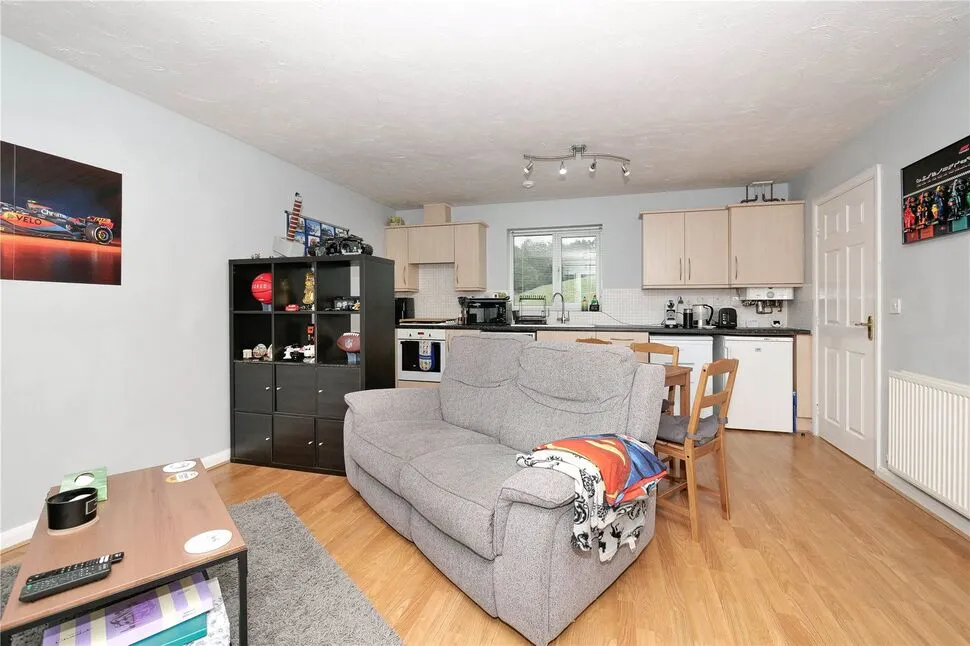 Lysander Way, Cottingley, BD16, photo 4