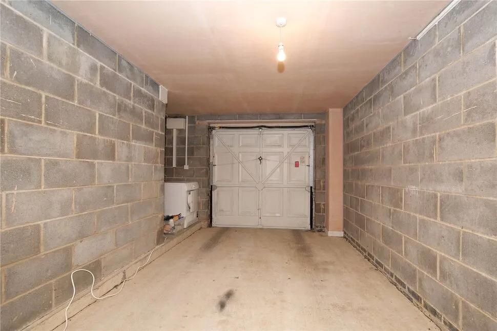 Lysander Way, Cottingley, BD16, photo 11