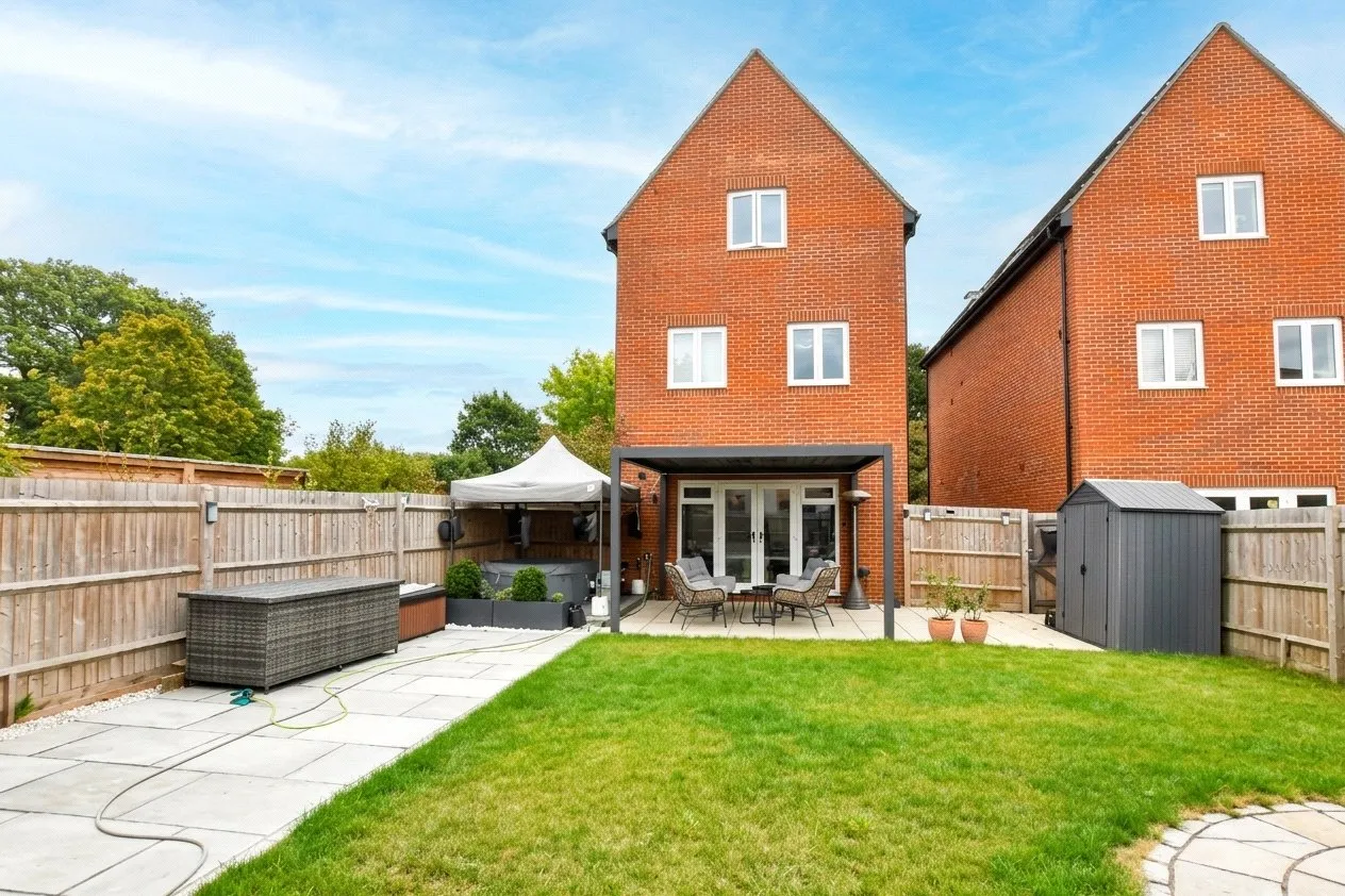 Brampton View, Farnborough, Hampshire, GU14 0FT, photo 4
