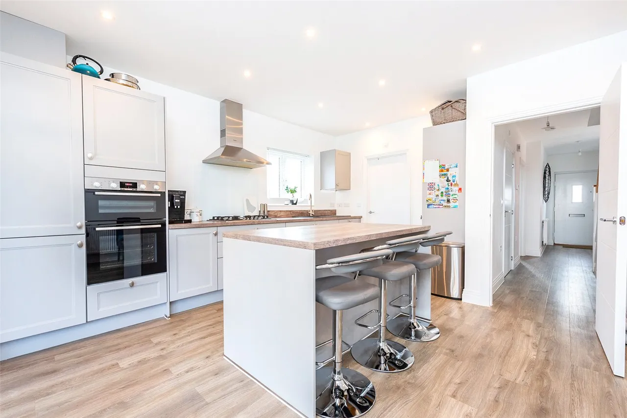 Brampton View, Farnborough, Hampshire, GU14 0FT, photo 3