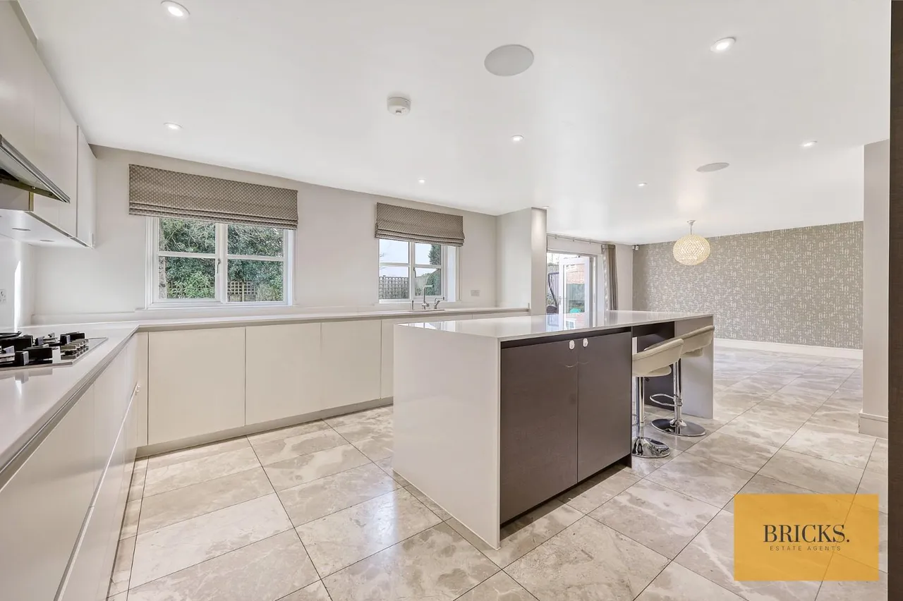 Wells Gate Close, Woodford Green, IG8 0FD, photo 5