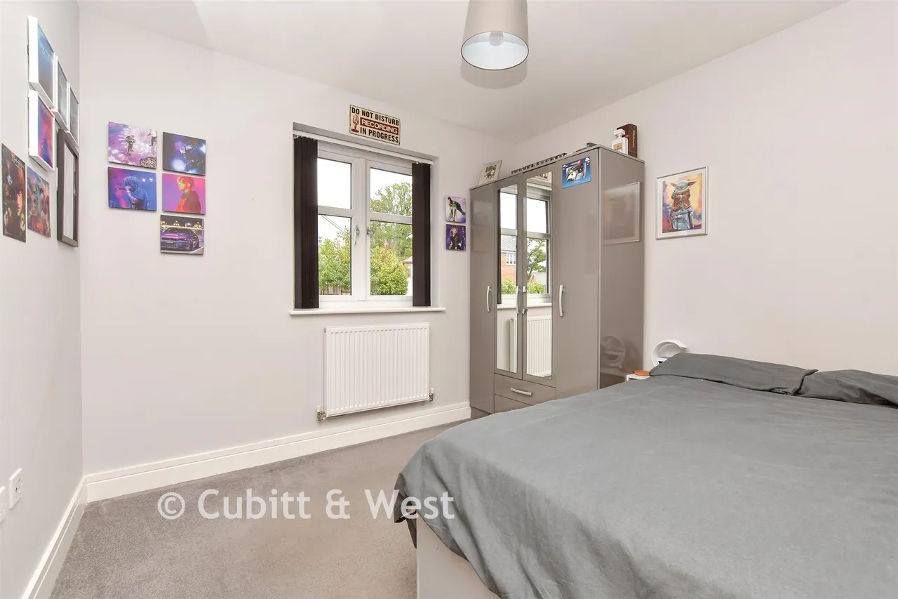 Consort Drive, Leatherhead, KT22, photo 11