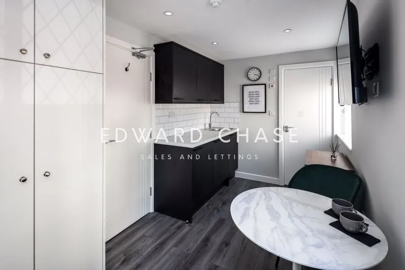 Perth Road, Ilford, IG2, photo 5