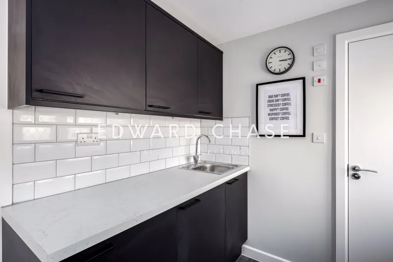 Perth Road, Ilford, IG2, photo 7