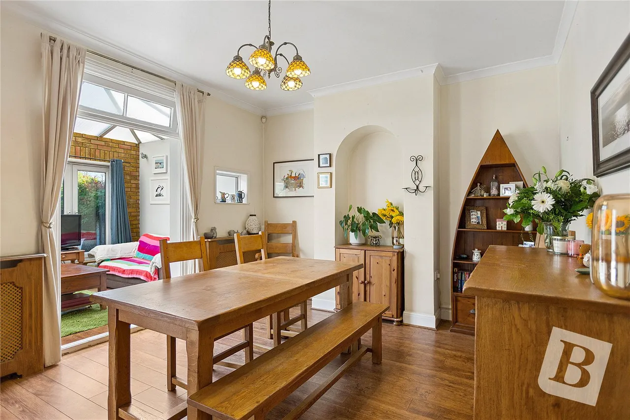 Howard Road, Upminster, RM14, photo 4