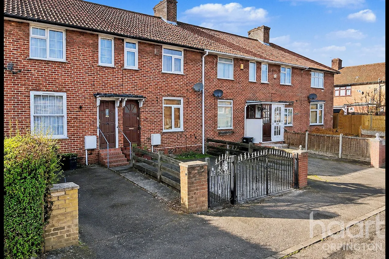 3 bed house for sale, Thursley Road, London, SE9