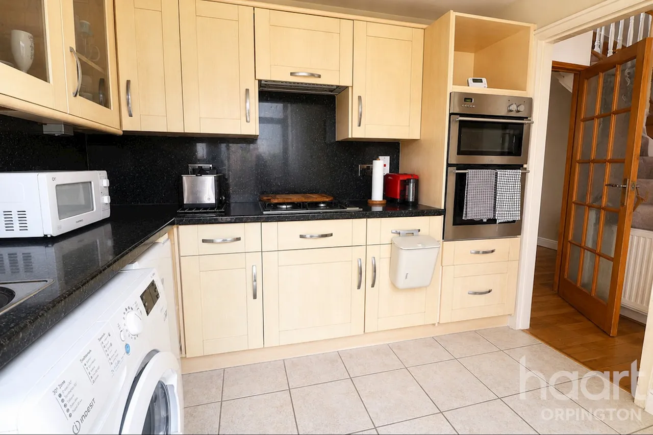 Thursley Road, London, SE9, photo 5