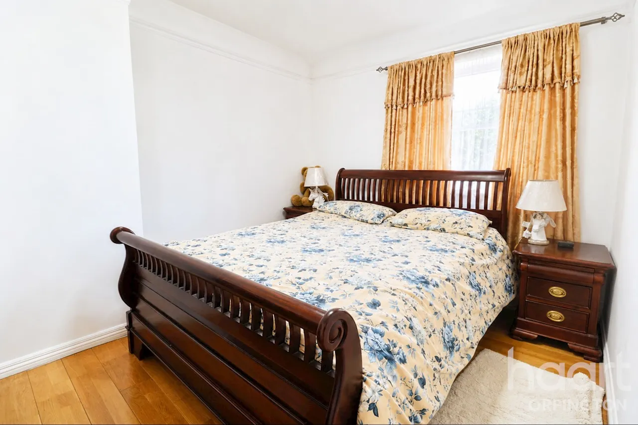 Thursley Road, London, SE9, photo 3