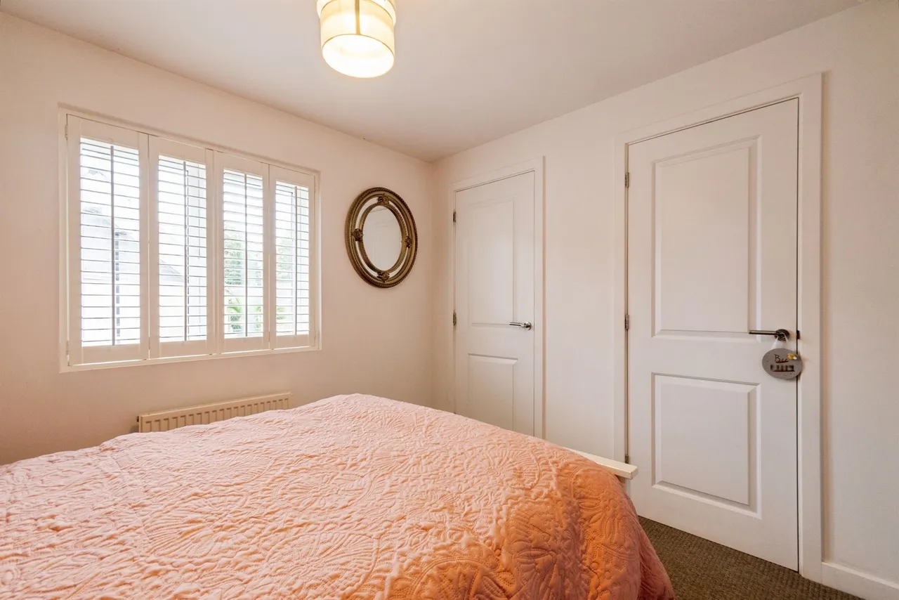 Roundbush Crescent, Caldicot, NP26, photo 22