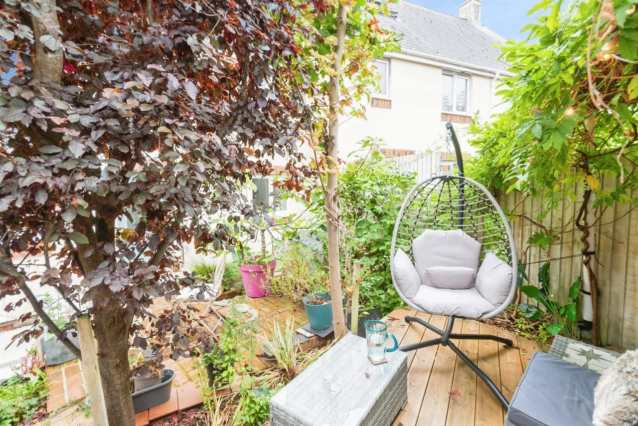 Roundbush Crescent, Caldicot, NP26, photo 16