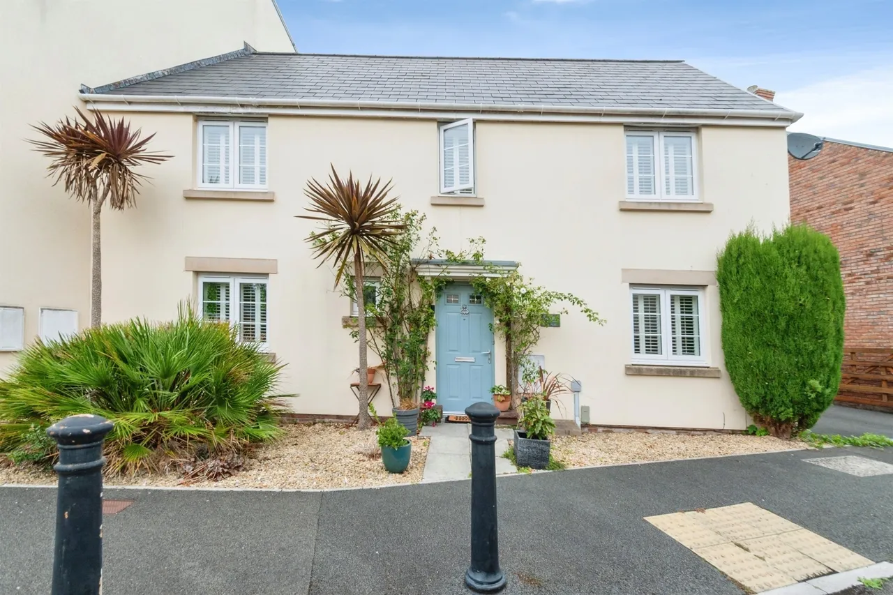 Roundbush Crescent, Caldicot, NP26, photo 14