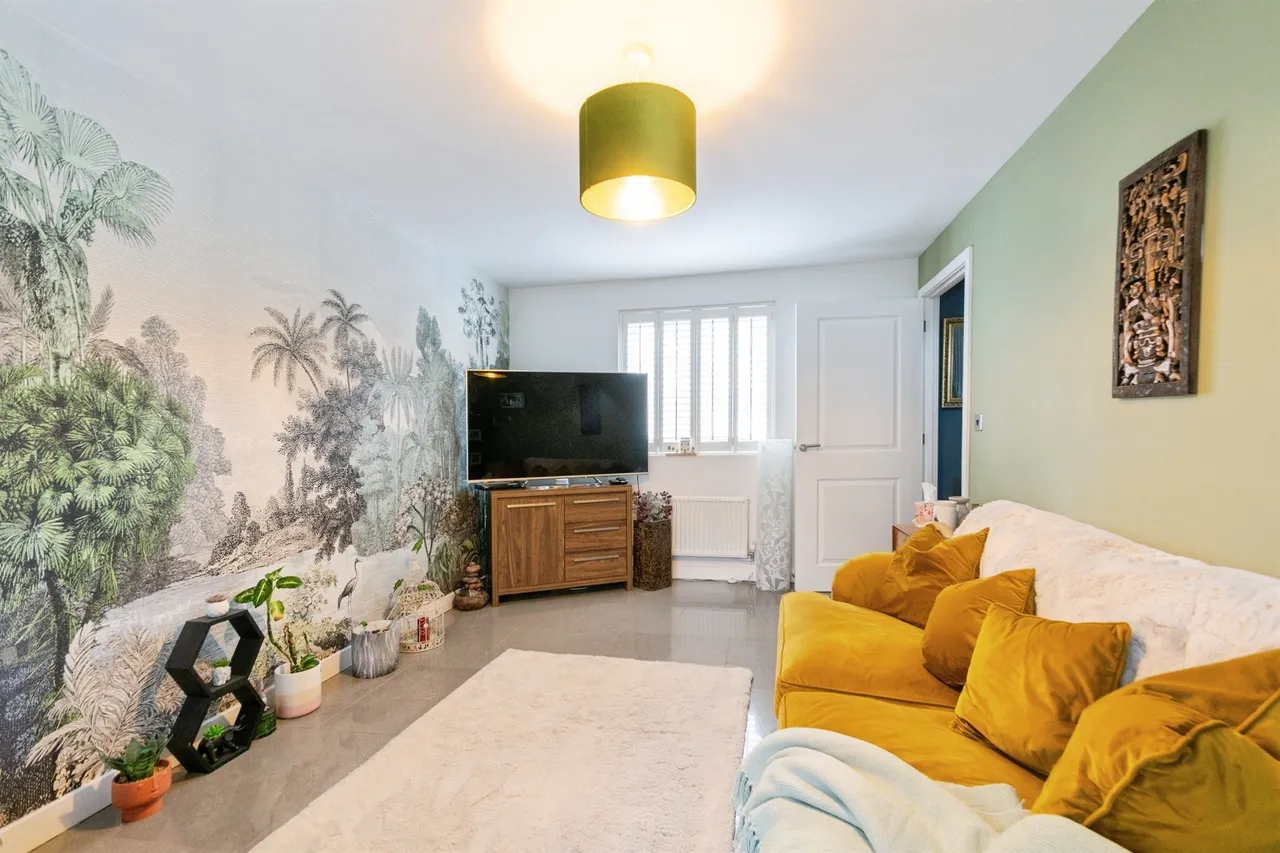 Roundbush Crescent, Caldicot, NP26, photo 25