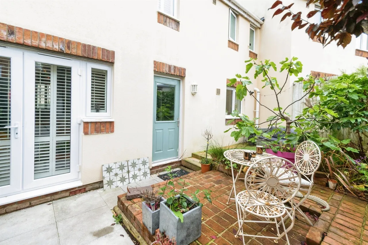 Roundbush Crescent, Caldicot, NP26, photo 15