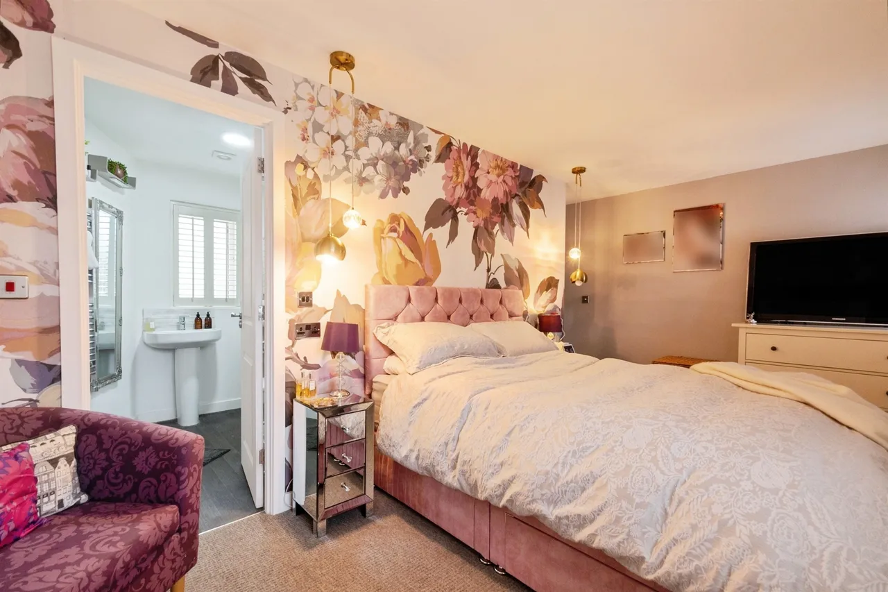 Roundbush Crescent, Caldicot, NP26, photo 5