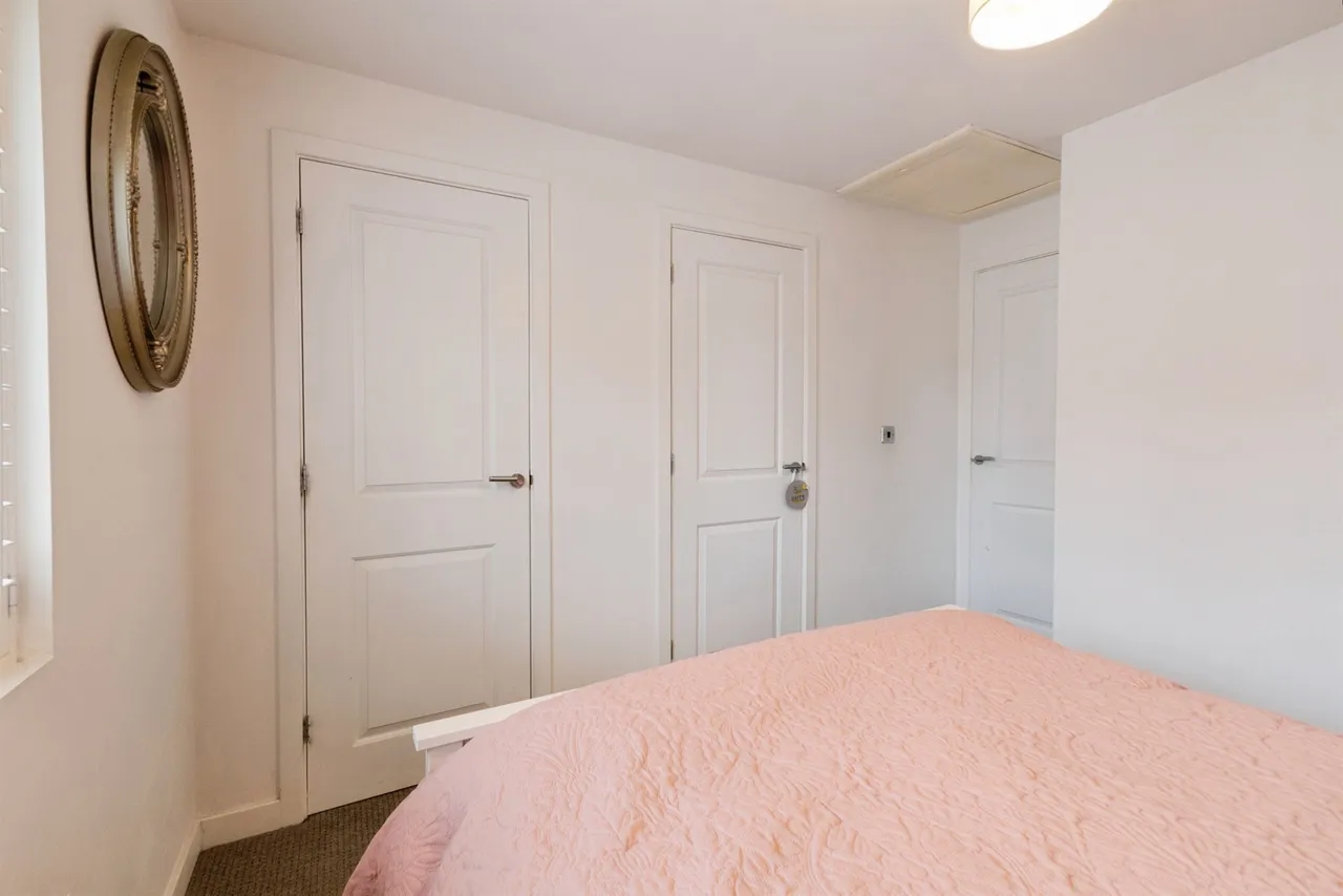 Roundbush Crescent, Caldicot, NP26, photo 21