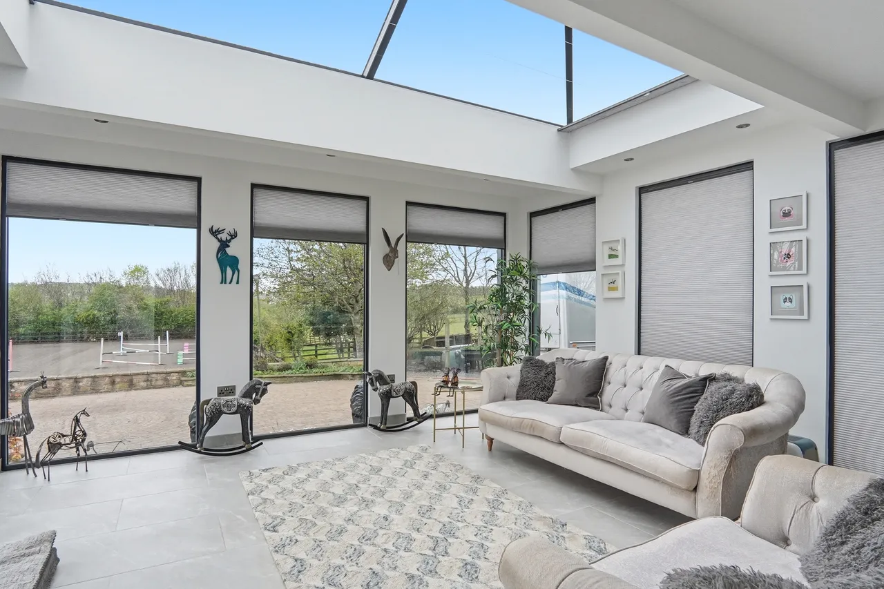 Whitehall Road, Leeds, LS12, photo 2