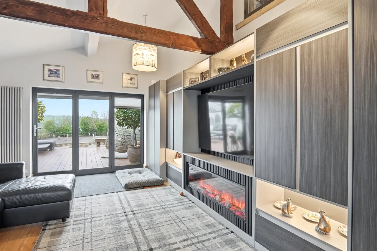 4 bed house for sale, Whitehall Road, Leeds, LS12