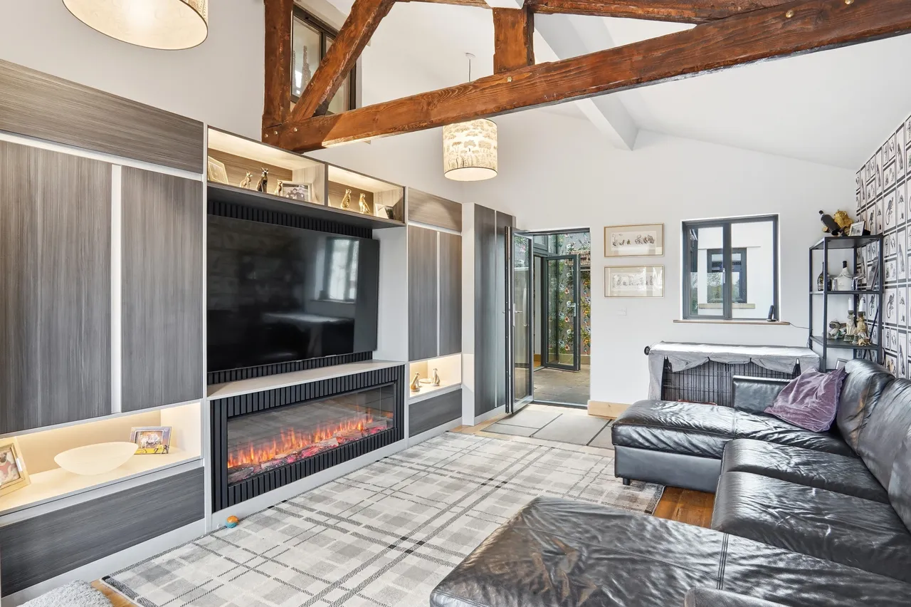 Whitehall Road, Leeds, LS12, photo 16