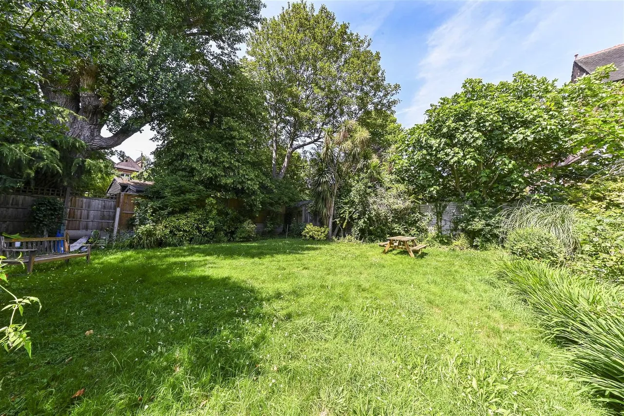 Daleham Gardens, Hampstead, London NW3 5BY, photo 6