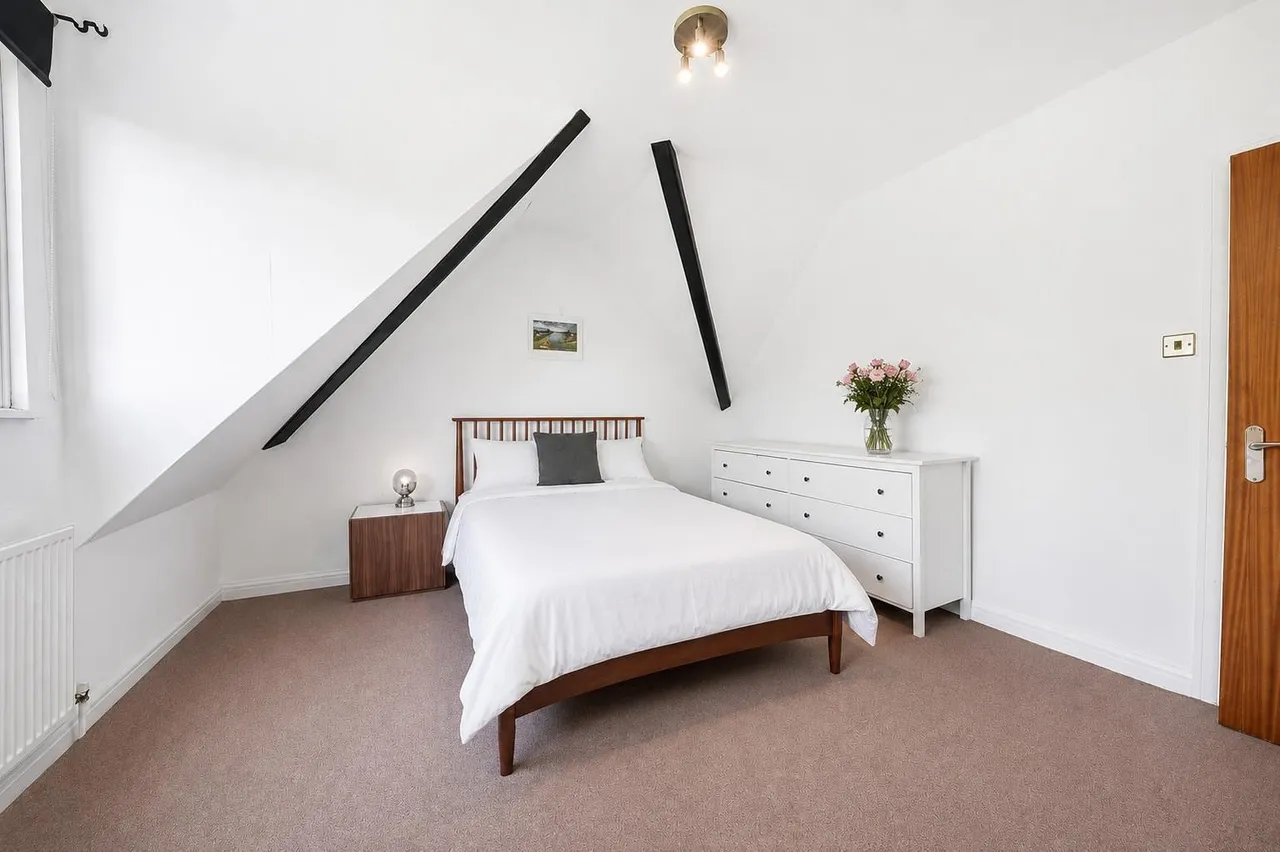Daleham Gardens, Hampstead, London NW3 5BY, photo 9