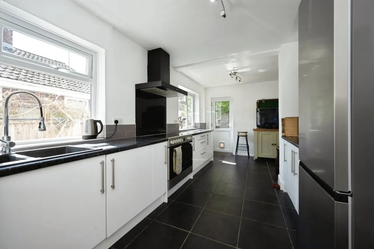 Brookfield Road, Bedford, MK41, photo 5