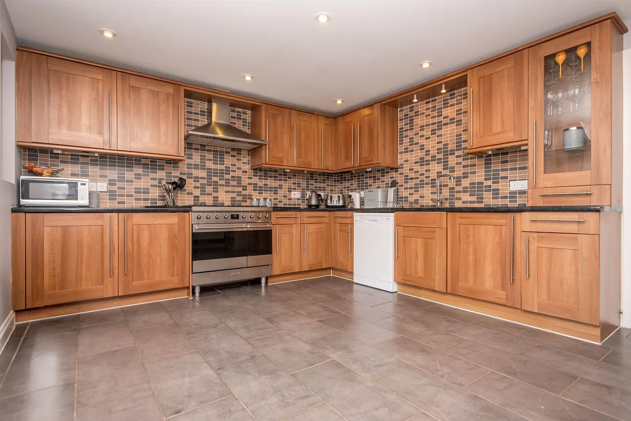 Orchard Close, Kettering, NN14, photo 5