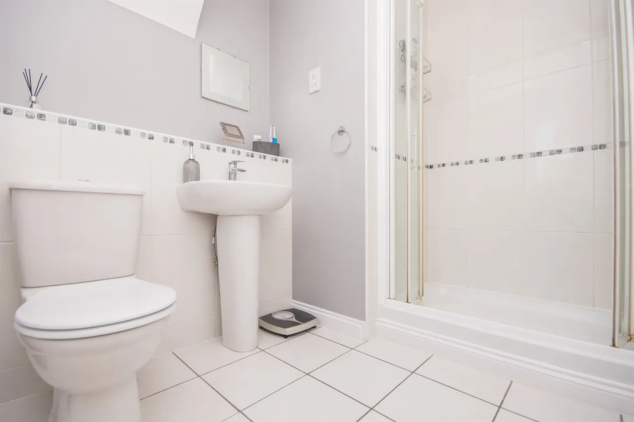 Orchard Close, Kettering, NN14, photo 10