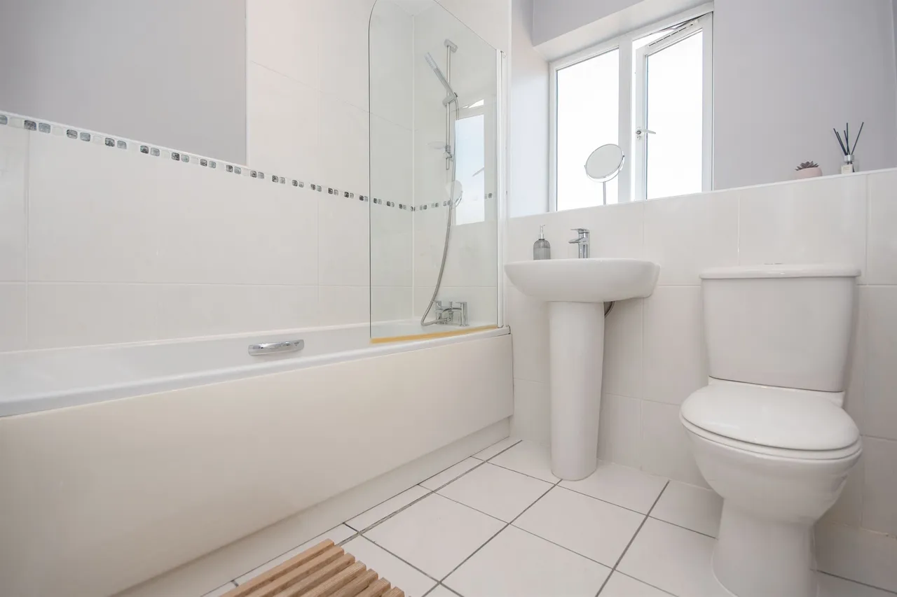 Orchard Close, Kettering, NN14, photo 14