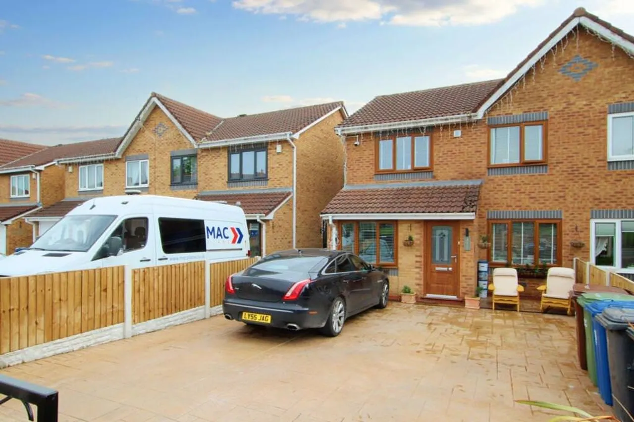 Bryn Road, Ashton-In-Makerfield, Wigan, Wigan, WN4 8BU, photo 5