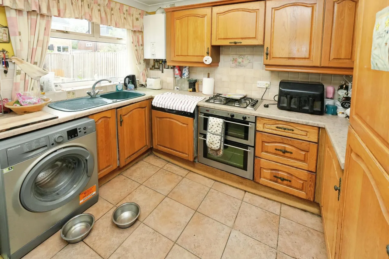 Wiltshire Drive, Halesowen, B63, photo 6