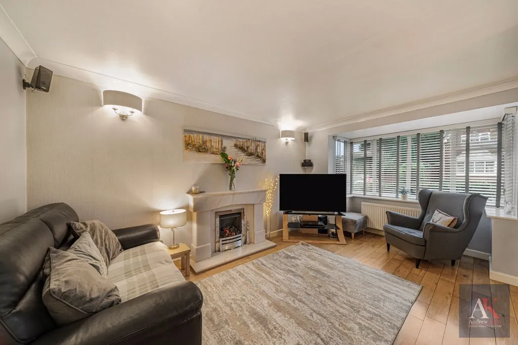 4 bed house for sale — Badger Close, Rochdale OL16 4QR