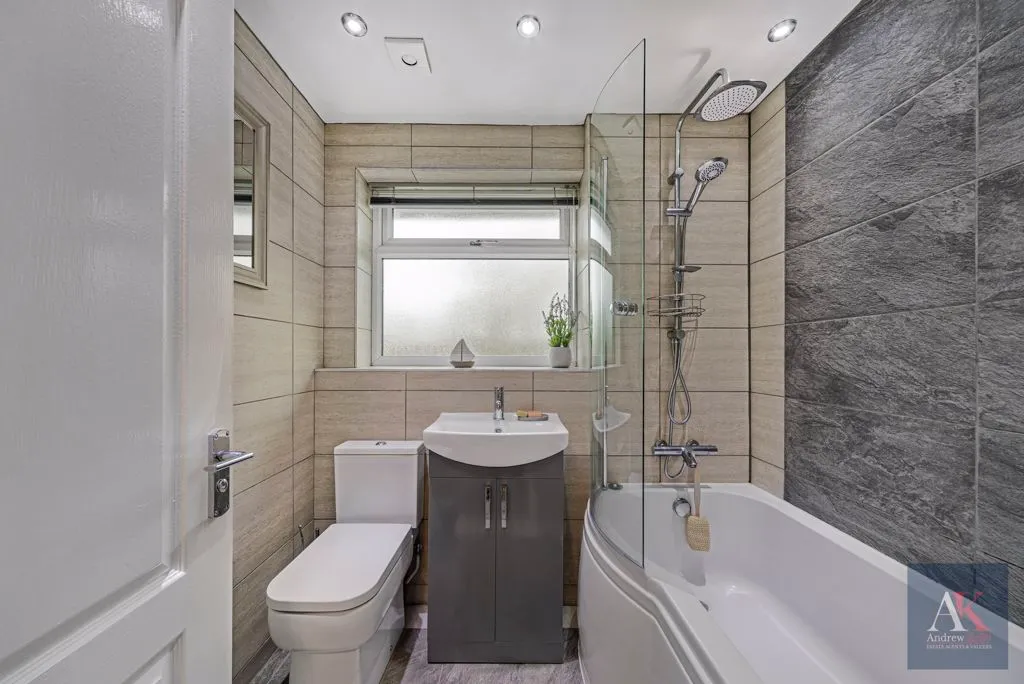 Badger Close, Rochdale OL16 4QR, photo 18