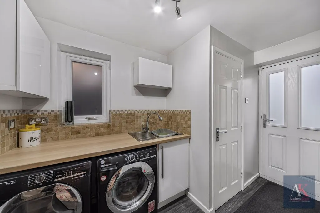 Badger Close, Rochdale OL16 4QR, photo 10