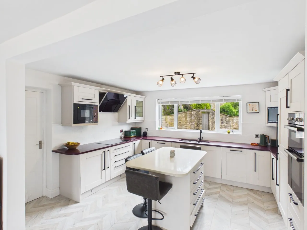 Werneth Rise, Hyde, SK14, photo 12