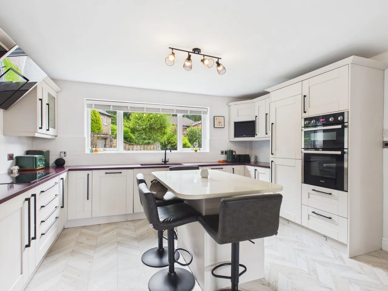 Werneth Rise, Hyde, SK14, photo 13
