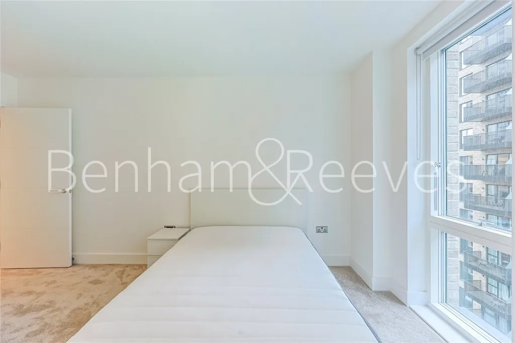 Sanday Drive, Beaufort Park, NW9, photo 7