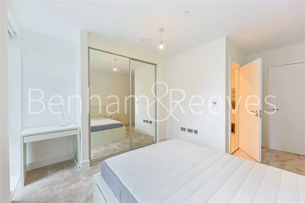 Sanday Drive, Beaufort Park, NW9, photo 6